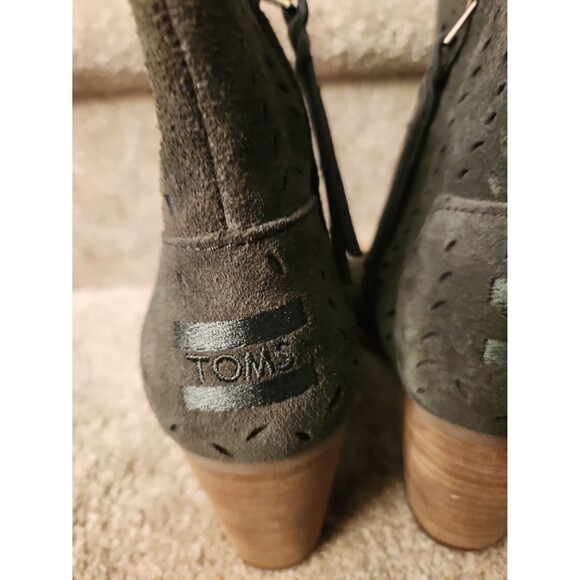 Toms "Majorca" Olive Green Faux Suede Peeptoe Booties Laser Cutouts Size 7.5 - Picture 6 of 10